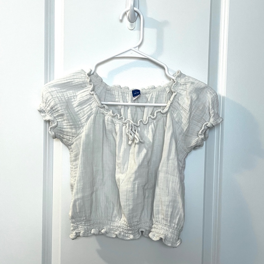 Girl’s White Old Navy Slightly Cropped Top Size: L